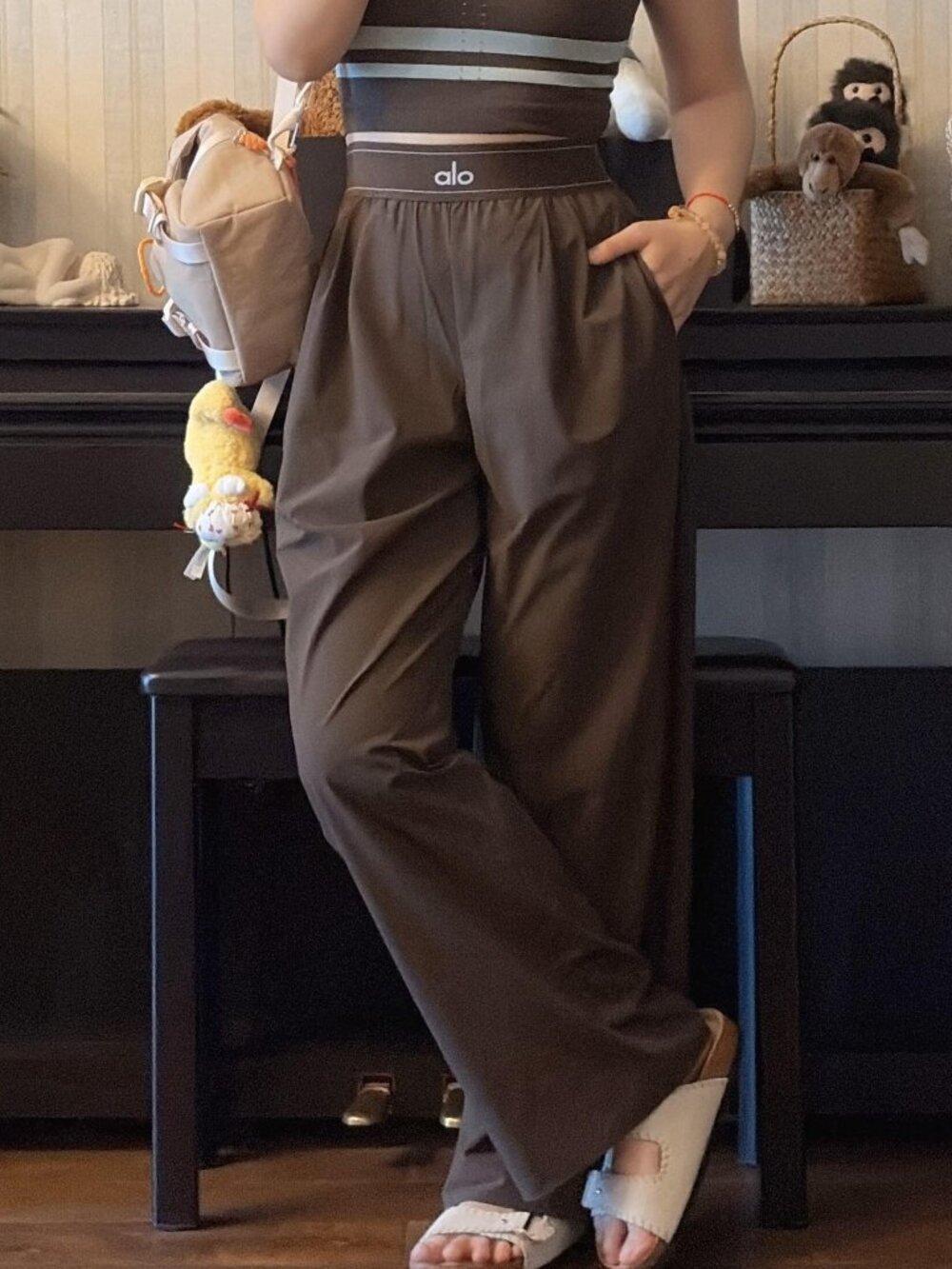 Brand new🤎ALO Yoga Espresso yoga regular pants (30-inch inner seam)
